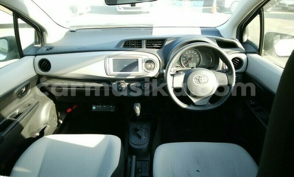 Buy Used Toyota Vitz White Car in Beitbridge in Matabeleland South Buy Used Toyota Vitz White Car in Beitbridge in Matabeleland South