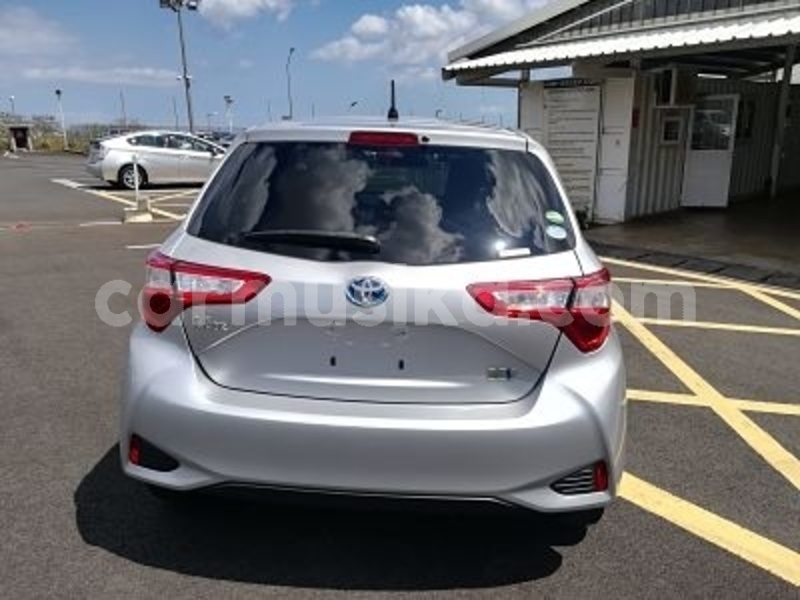 Big with watermark toyota vitz matabeleland south beitbridge 32147