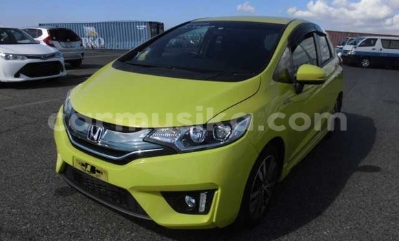 Buy Used Honda Fit Green Car in Beitbridge in Matabeleland South Buy Used Honda Fit Green Car in Beitbridge in Matabeleland South