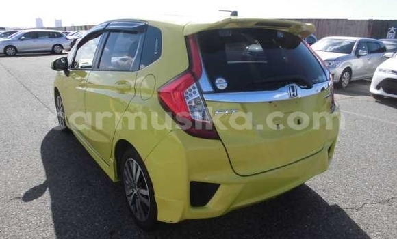 Buy Used Honda Fit Green Car in Beitbridge in Matabeleland South Buy Used Honda Fit Green Car in Beitbridge in Matabeleland South