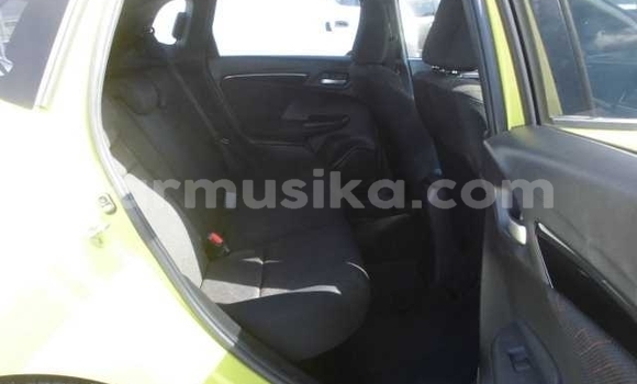 Buy Used Honda Fit Green Car in Beitbridge in Matabeleland South Buy Used Honda Fit Green Car in Beitbridge in Matabeleland South