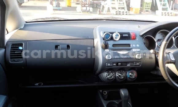 Buy Used Honda Fit Blue Car in Beitbridge in Matabeleland South Buy Used Honda Fit Blue Car in Beitbridge in Matabeleland South