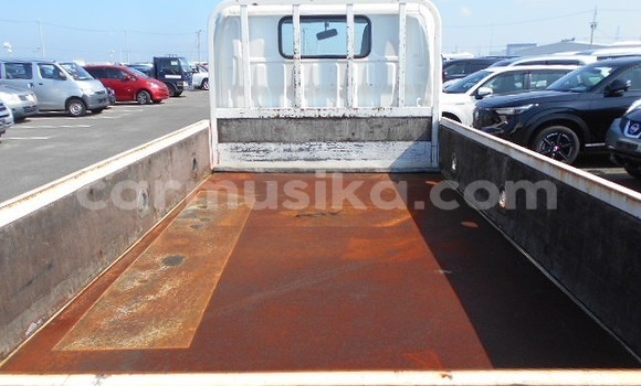 Acheter Occasion Utilitaire Toyota Dyna Blanc à Beitbridge, Matabeleland South Acheter Occasion Utilitaire Toyota Dyna Blanc à Beitbridge, Matabeleland South