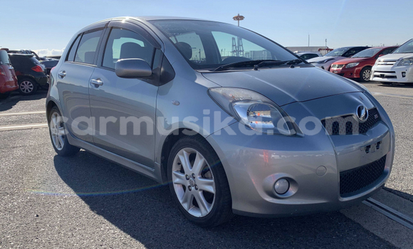 Buy Used Toyota Vitz Silver Car in Beitbridge in Matabeleland South