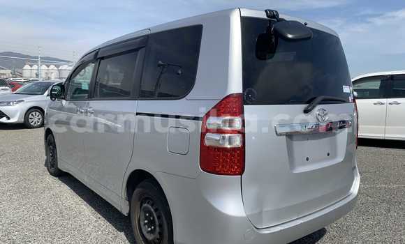 Buy Used Toyota Noah Silver Car in Beitbridge in Matabeleland South Buy Used Toyota Noah Silver Car in Beitbridge in Matabeleland South