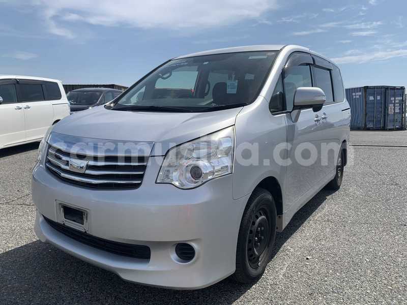 Big with watermark toyota noah matabeleland south beitbridge 32159