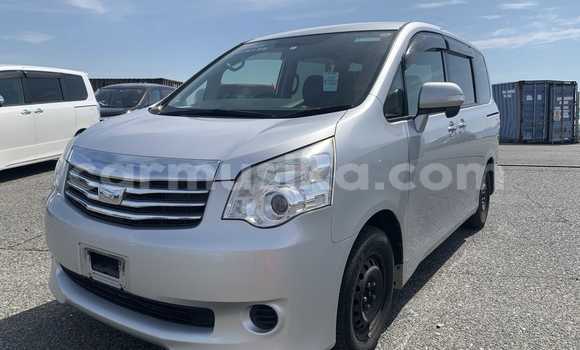 Buy Used Toyota Noah Silver Car in Beitbridge in Matabeleland South Buy Used Toyota Noah Silver Car in Beitbridge in Matabeleland South