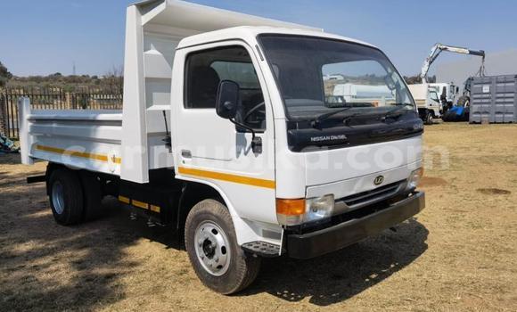 Acheter Occasion Utilitaire Nissan UD Autre à Beitbridge, Matabeleland South Acheter Occasion Utilitaire Nissan UD Autre à Beitbridge, Matabeleland South