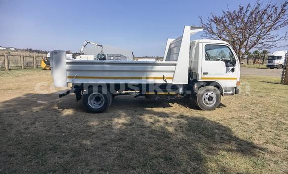 Acheter Occasion Utilitaire Nissan UD Autre à Beitbridge, Matabeleland South Acheter Occasion Utilitaire Nissan UD Autre à Beitbridge, Matabeleland South