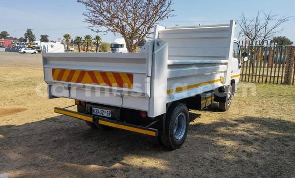 Acheter Occasion Utilitaire Nissan UD Autre à Beitbridge, Matabeleland South Acheter Occasion Utilitaire Nissan UD Autre à Beitbridge, Matabeleland South