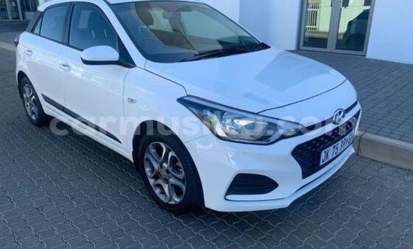 Buy Used Hyundai i20 White Car in Beitbridge in Matabeleland South Buy Used Hyundai i20 White Car in Beitbridge in Matabeleland South