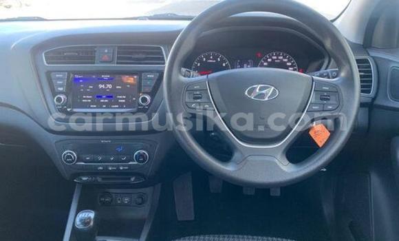 Buy Used Hyundai i20 White Car in Beitbridge in Matabeleland South Buy Used Hyundai i20 White Car in Beitbridge in Matabeleland South