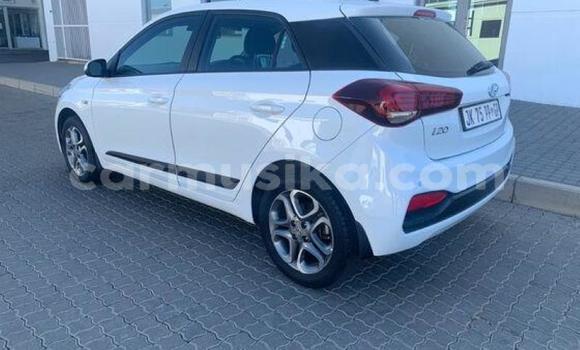 Buy Used Hyundai i20 White Car in Beitbridge in Matabeleland South Buy Used Hyundai i20 White Car in Beitbridge in Matabeleland South