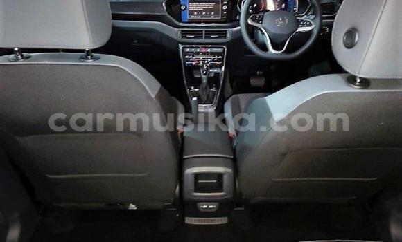 Nunua Ilio tumika Volkswagen T-Roc Kijani Gari ndani ya Beitbridge nchini Matabeleland Kusini Nunua Ilio tumika Volkswagen T-Roc Kijani Gari ndani ya Beitbridge nchini Matabeleland Kusini