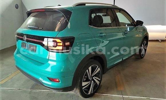 Nunua Ilio tumika Volkswagen T-Roc Kijani Gari ndani ya Beitbridge nchini Matabeleland Kusini Nunua Ilio tumika Volkswagen T-Roc Kijani Gari ndani ya Beitbridge nchini Matabeleland Kusini