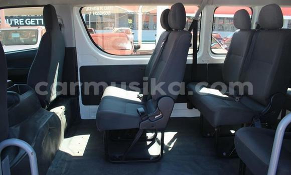 Tenga Tsaru Toyota Hiace Zvimwe Mota in Harare in Harare Tenga Tsaru Toyota Hiace Zvimwe Mota in Harare in Harare