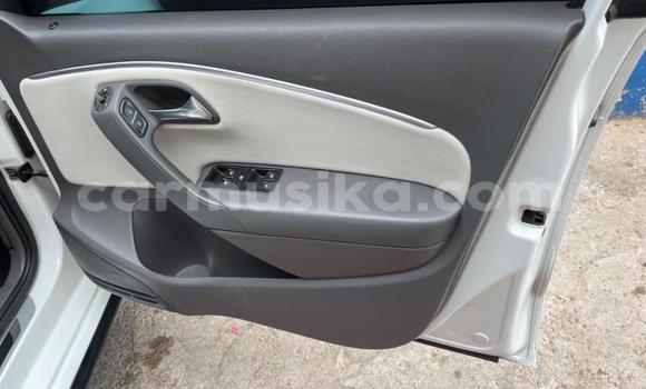 Nunua Ilio tumika Volkswagen Polo Nyeupe Gari ndani ya Beitbridge nchini Matabeleland Kusini Nunua Ilio tumika Volkswagen Polo Nyeupe Gari ndani ya Beitbridge nchini Matabeleland Kusini