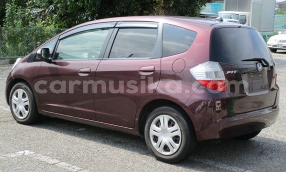 Nunua Ilio tumika Honda Fit Beige Gari ndani ya Beitbridge nchini Matabeleland Kusini Nunua Ilio tumika Honda Fit Beige Gari ndani ya Beitbridge nchini Matabeleland Kusini