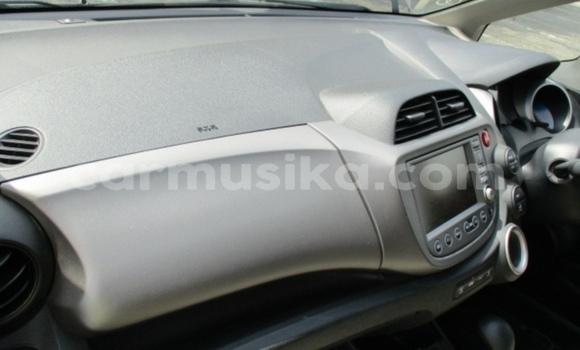 Nunua Ilio tumika Honda Fit Beige Gari ndani ya Beitbridge nchini Matabeleland Kusini Nunua Ilio tumika Honda Fit Beige Gari ndani ya Beitbridge nchini Matabeleland Kusini