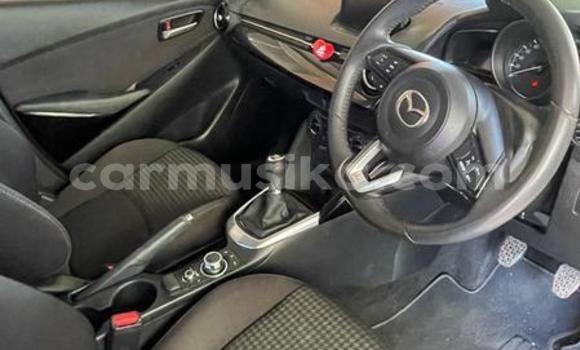 Nunua Ilio tumika Mazda 2 Nyeupe Gari ndani ya Beitbridge nchini Matabeleland Kusini Nunua Ilio tumika Mazda 2 Nyeupe Gari ndani ya Beitbridge nchini Matabeleland Kusini