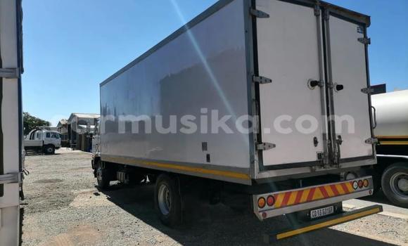 Acheter Occasion Utilitaire Nissan UD Blanc à Beitbridge, Matabeleland South Acheter Occasion Utilitaire Nissan UD Blanc à Beitbridge, Matabeleland South