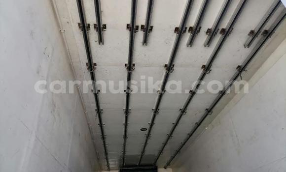 Acheter Occasion Utilitaire Nissan UD Blanc à Beitbridge, Matabeleland South Acheter Occasion Utilitaire Nissan UD Blanc à Beitbridge, Matabeleland South