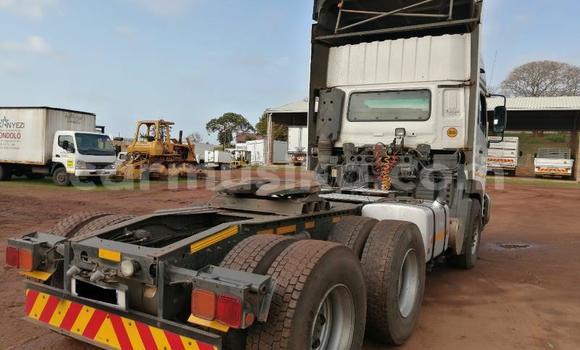 Acheter Occasion Utilitaire Nissan UD Blanc à Beitbridge, Matabeleland South Acheter Occasion Utilitaire Nissan UD Blanc à Beitbridge, Matabeleland South