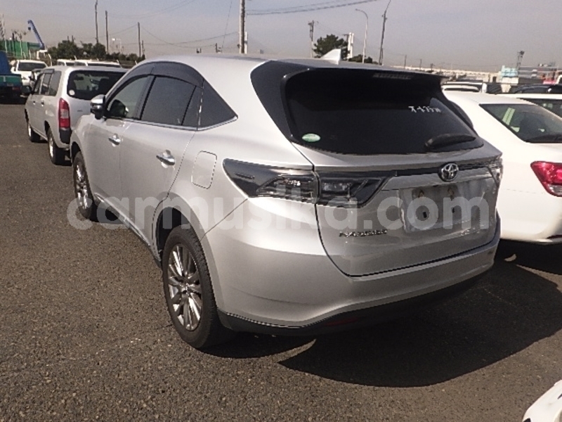 Big with watermark toyota harrier matabeleland south beitbridge 32182