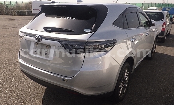 Nunua Ilio tumika Toyota Harrier Fedha Gari ndani ya Beitbridge nchini Matabeleland Kusini Nunua Ilio tumika Toyota Harrier Fedha Gari ndani ya Beitbridge nchini Matabeleland Kusini