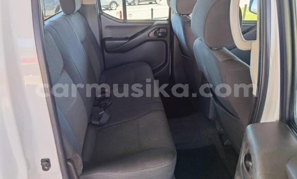 Acheter Occasion Voiture Nissan Navara Blanc à Beitbridge, Matabeleland South Acheter Occasion Voiture Nissan Navara Blanc à Beitbridge, Matabeleland South