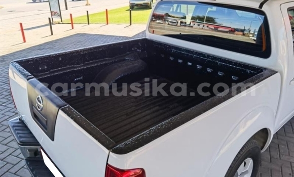 Acheter Occasion Voiture Nissan Navara Blanc à Beitbridge, Matabeleland South Acheter Occasion Voiture Nissan Navara Blanc à Beitbridge, Matabeleland South