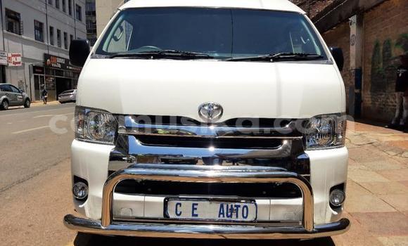Tenga Tsaru Toyota Hiace Chena Mota in Beitbridge in Matabeleland South