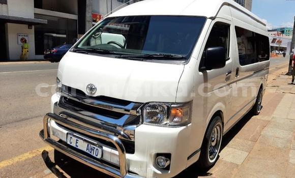 Tenga Tsaru Toyota Hiace Chena Mota in Beitbridge in Matabeleland South Tenga Tsaru Toyota Hiace Chena Mota in Beitbridge in Matabeleland South