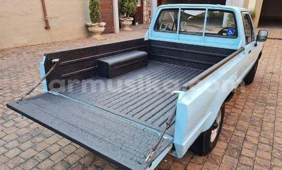 Buy Used Toyota Hilux Blue Car in Beitbridge in Matabeleland South Buy Used Toyota Hilux Blue Car in Beitbridge in Matabeleland South