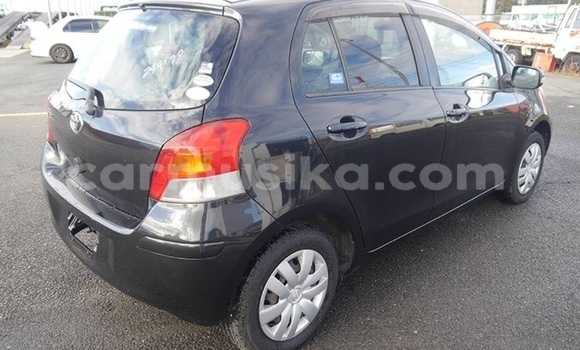 Acheter Occasion Voiture Toyota Vitz Noir à Beitbridge, Matabeleland South Acheter Occasion Voiture Toyota Vitz Noir à Beitbridge, Matabeleland South