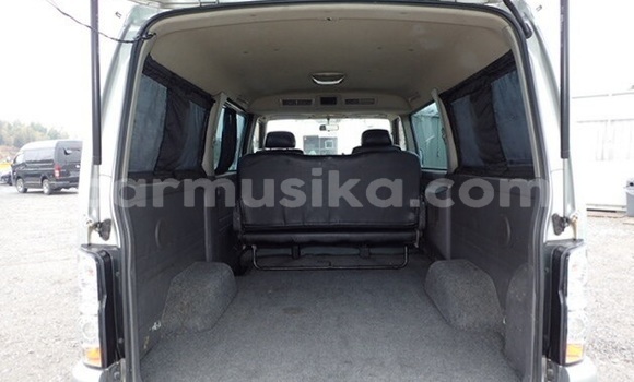 Acheter Occasion Voiture Nissan Caravan Gris à Beitbridge, Matabeleland South Acheter Occasion Voiture Nissan Caravan Gris à Beitbridge, Matabeleland South