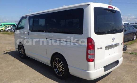 Acheter Occasion Voiture Toyota Hiace Blanc à Beitbridge, Matabeleland South Acheter Occasion Voiture Toyota Hiace Blanc à Beitbridge, Matabeleland South