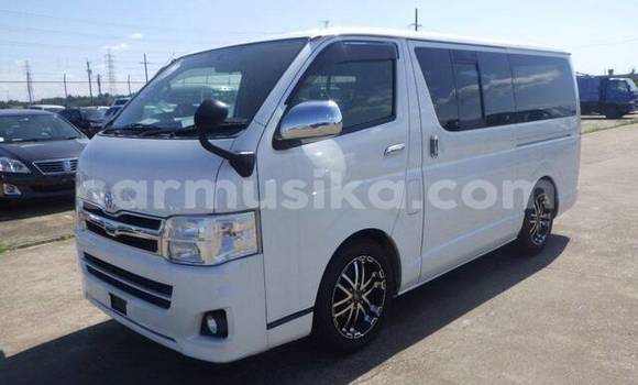 Acheter Occasion Voiture Toyota Hiace Blanc à Beitbridge, Matabeleland South Acheter Occasion Voiture Toyota Hiace Blanc à Beitbridge, Matabeleland South