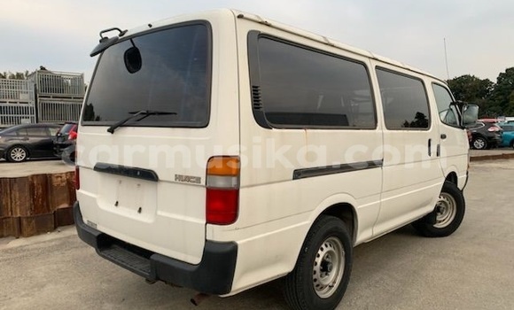 Buy Used Toyota Hiace White Car in Beitbridge in Matabeleland South Buy Used Toyota Hiace White Car in Beitbridge in Matabeleland South