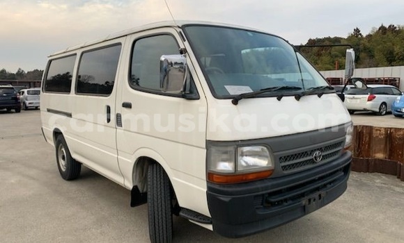 Buy Used Toyota Hiace White Car in Beitbridge in Matabeleland South Buy Used Toyota Hiace White Car in Beitbridge in Matabeleland South