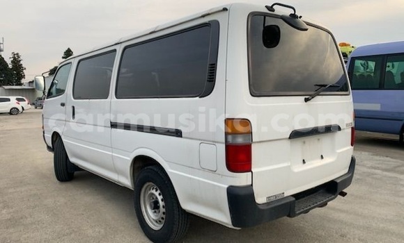 Buy Used Toyota Hiace White Car in Beitbridge in Matabeleland South Buy Used Toyota Hiace White Car in Beitbridge in Matabeleland South