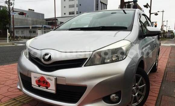 Acheter Occasion Voiture Toyota Vitz Gris à Beitbridge, Matabeleland South Acheter Occasion Voiture Toyota Vitz Gris à Beitbridge, Matabeleland South