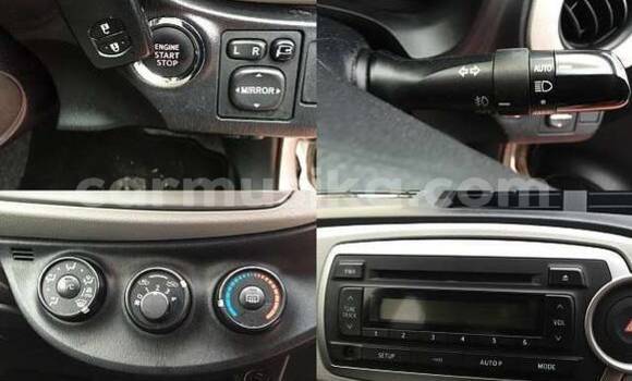 Acheter Occasion Voiture Toyota Vitz Gris à Beitbridge, Matabeleland South Acheter Occasion Voiture Toyota Vitz Gris à Beitbridge, Matabeleland South