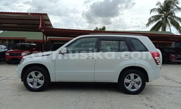 Nunua Ilio tumika Suzuki Swift Nyeupe Gari ndani ya Beitbridge nchini Matabeleland Kusini