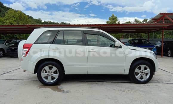 Acheter Occasion Voiture Suzuki Swift Blanc à Beitbridge, Matabeleland South Acheter Occasion Voiture Suzuki Swift Blanc à Beitbridge, Matabeleland South
