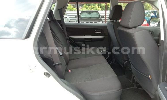 Acheter Occasion Voiture Suzuki Swift Blanc à Beitbridge, Matabeleland South Acheter Occasion Voiture Suzuki Swift Blanc à Beitbridge, Matabeleland South