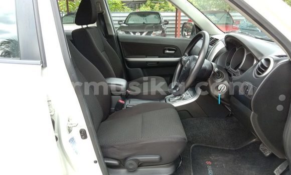 Acheter Occasion Voiture Suzuki Swift Blanc à Beitbridge, Matabeleland South Acheter Occasion Voiture Suzuki Swift Blanc à Beitbridge, Matabeleland South