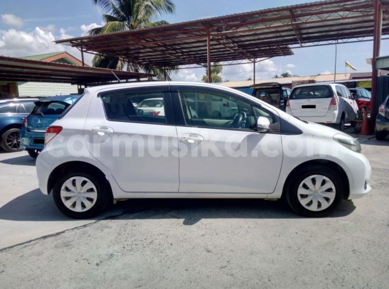 Big with watermark toyota vitz matabeleland south beitbridge 32209