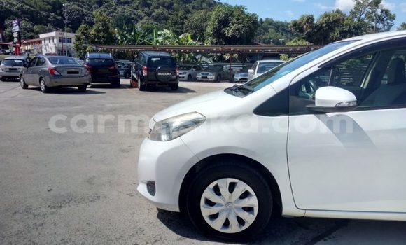 Acheter Occasion Voiture Toyota Vitz Blanc à Beitbridge, Matabeleland South Acheter Occasion Voiture Toyota Vitz Blanc à Beitbridge, Matabeleland South