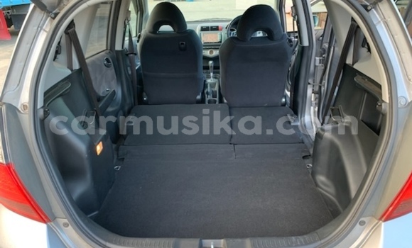 Acheter Occasion Voiture Honda Fit Gris à Beitbridge, Matabeleland South Acheter Occasion Voiture Honda Fit Gris à Beitbridge, Matabeleland South